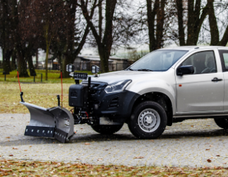 SchneeGrün bei der Arbeit: Winterdienst und Schneeräumdienst / Schneeräumung Fuhrpark